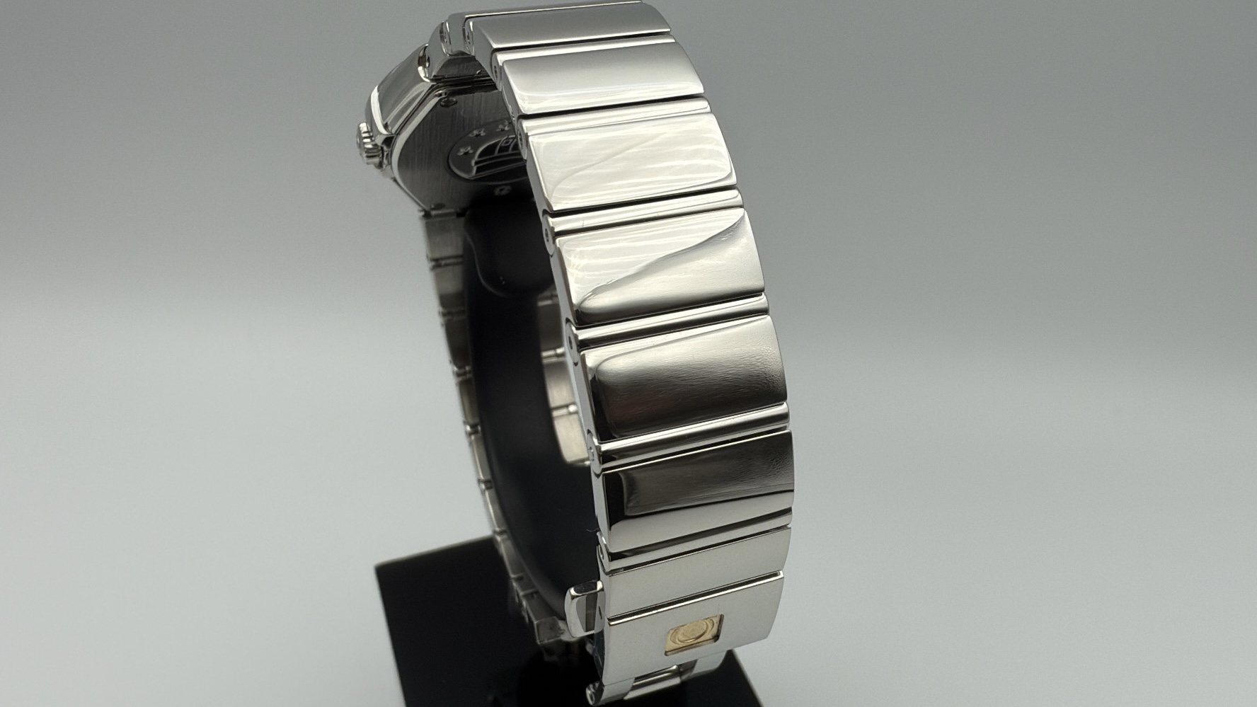 Omega Constellation Mother of Pearl Diamonds - 123.15.27.60.55.003