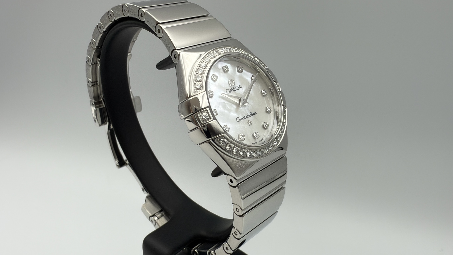 Omega Constellation Mother of Pearl Diamonds - 123.15.27.60.55.003